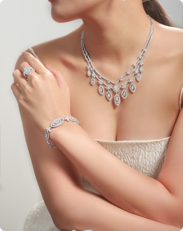 Tiệm Vàng Cẩm Thọ Tại Nha Trang Đón Lượng Khách Tăng Vọt Khi Giá Vàng Biến Động