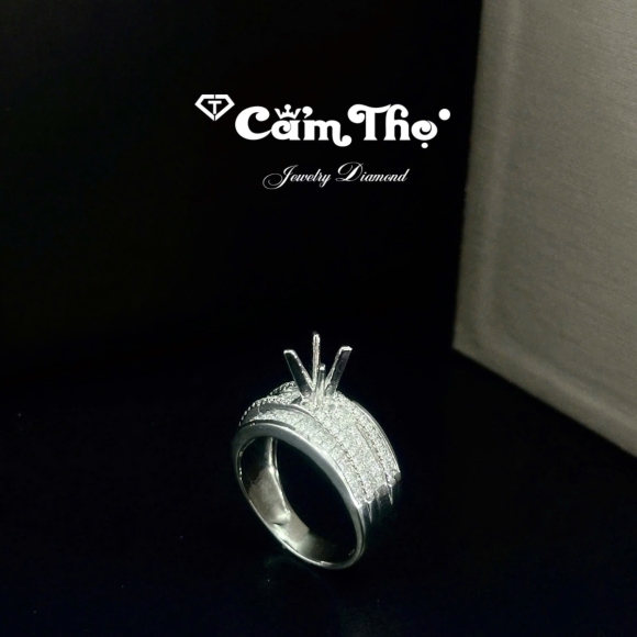 Nhẫn Kim Cương