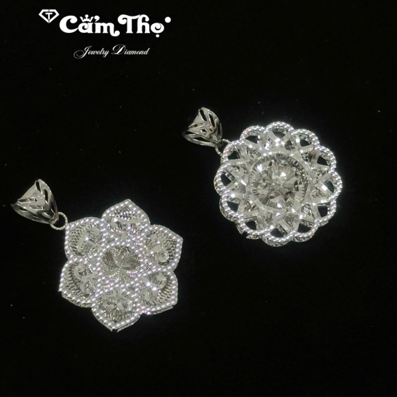 Mặt Dây Chuyền 750